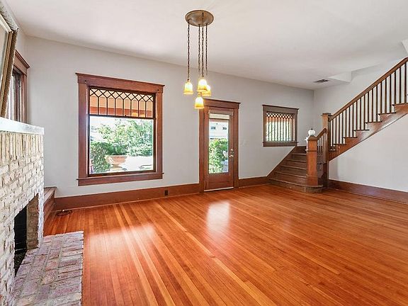 4th image of 1131 Hodges St