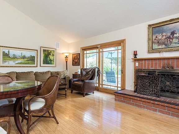 4th image of 23427 Blythe St