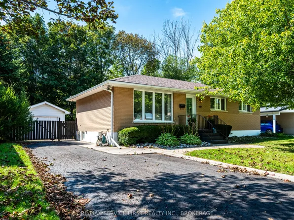 447 McEwen Dr, Kingston, ON K7M 3W6