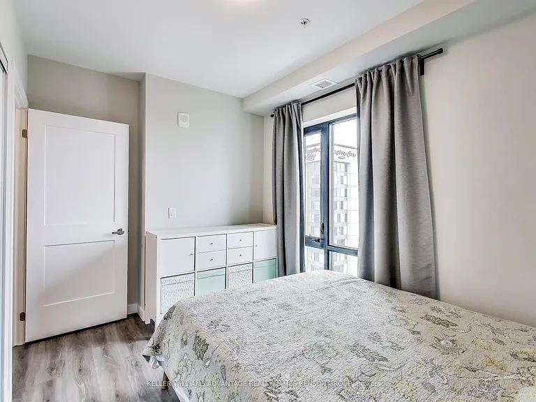 15 Queen St S #907 — Photo 12