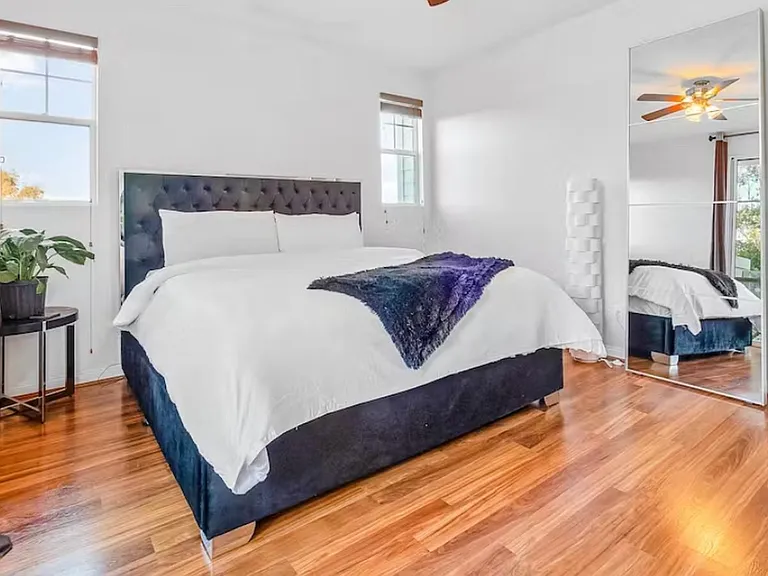 760 Harbor Cliff Way #118 — Photo 6