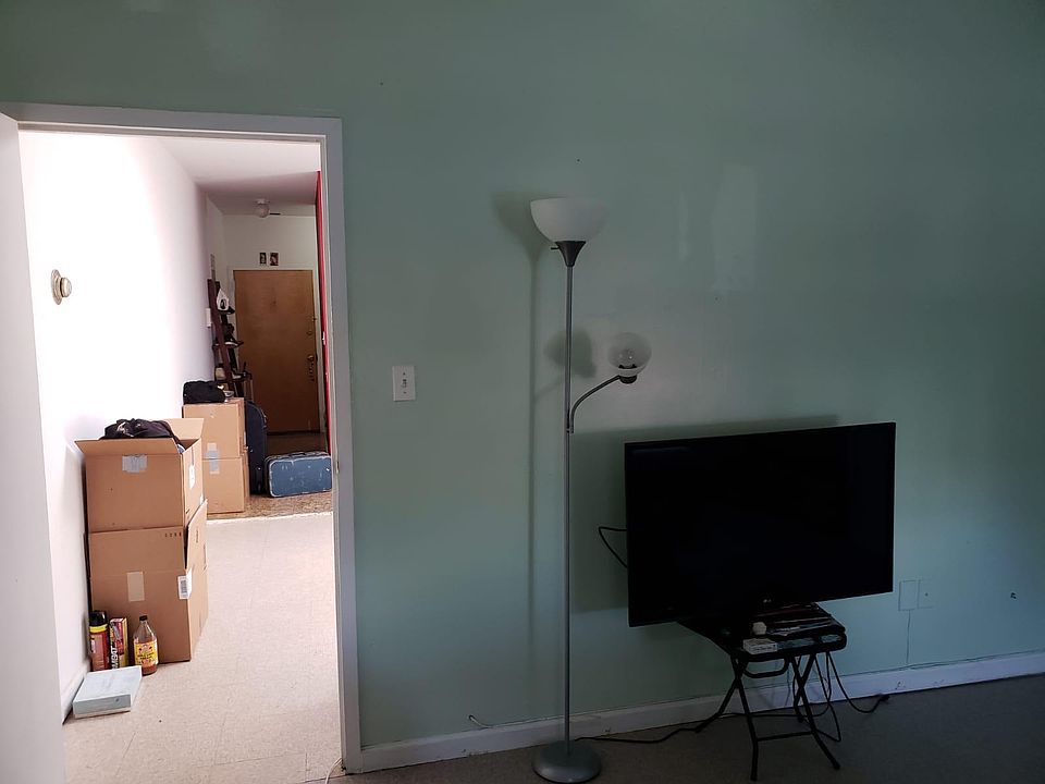 1st image of 3840 E Tremont Ave