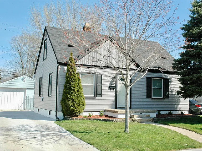 1815 Dallas Ave — Photo 1