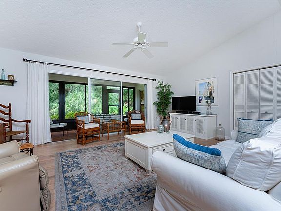 4th image of 413 Blue Springs Ct #197