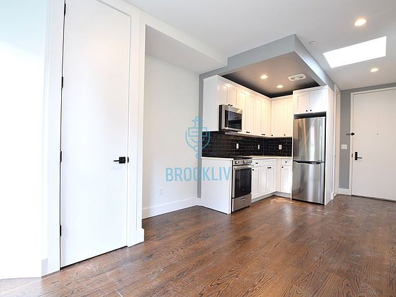 3rd image of 425 S 5th St #F4