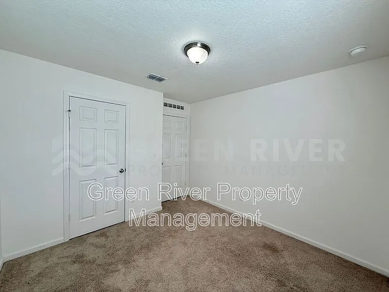8704 Lake George Cir W — Photo 26