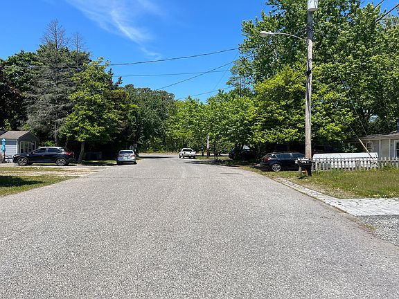 4th image of 28 Bayberry Dr