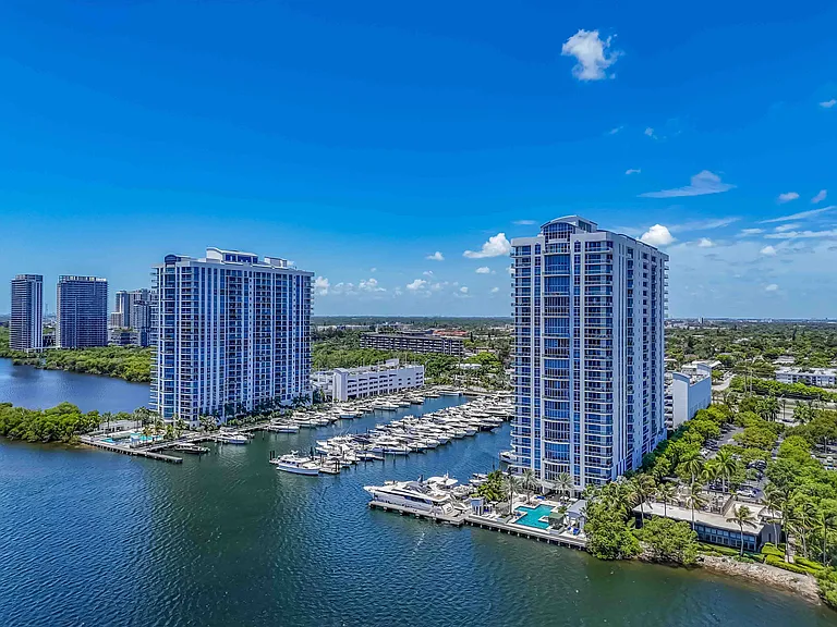 17301 Biscayne Blvd #2010 — Photo 21