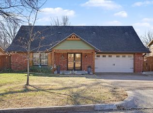 1712 Valley Rd, Sapulpa, OK 74066