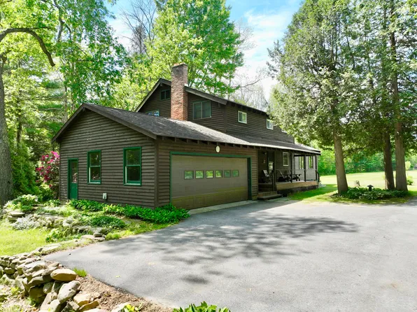 35 Stone Bridge Way, Plattsburgh, NY 12901