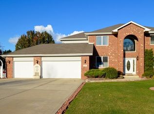 30 S Hampton Ct, Crete, IL 60417