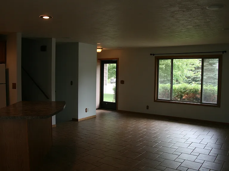 361 Sunset Dr — Photo 9