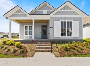 126 Oak Village Dr, Scott, LA 70583