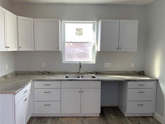 5th image of 2235 E Werges Ave