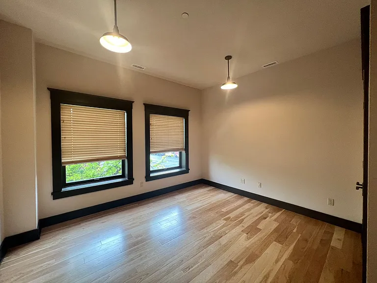 116 W 3rd Ave — Photo 8