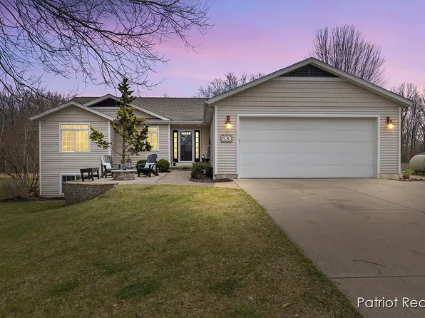 830 E The Ln, Grant, MI 49327