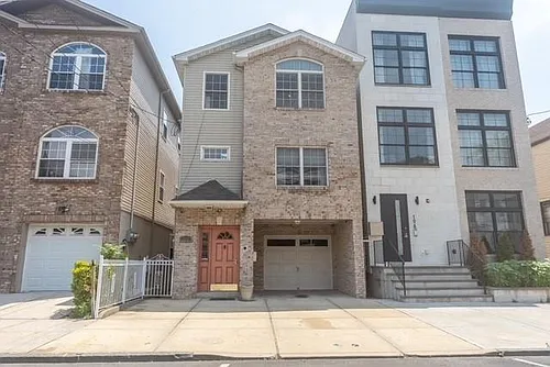196 Cambridge Ave #1 Photo 1
