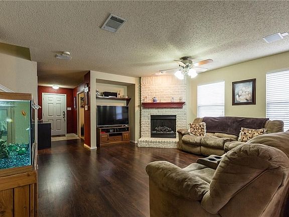 5th image of 2401 Castle Pines Dr