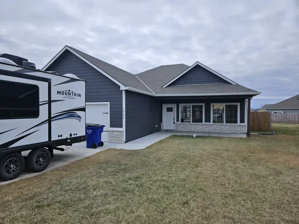 2508 Wren Ln, Junction City, KS 66441