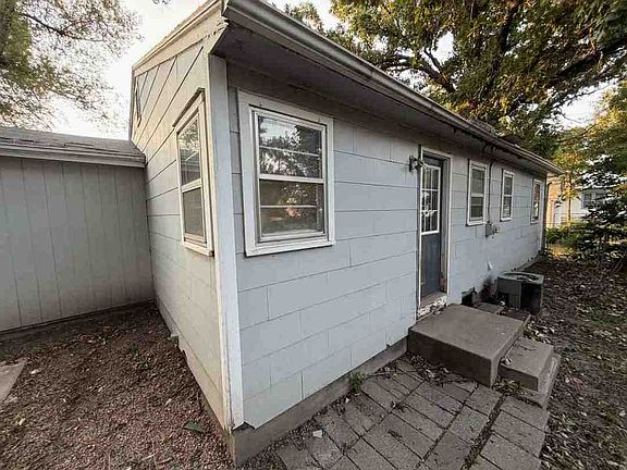 4th image of 315 S Poplar St