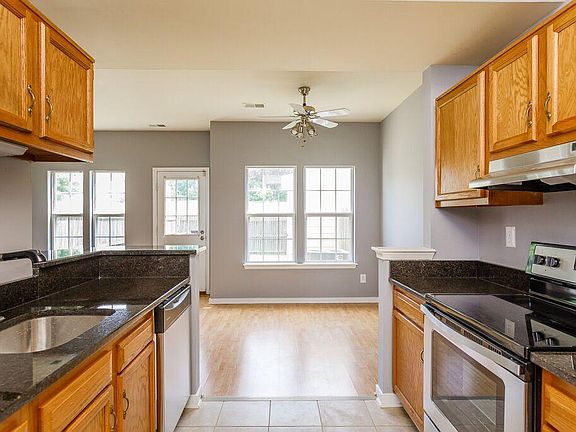 4th image of 2918 Mary Beth Ln