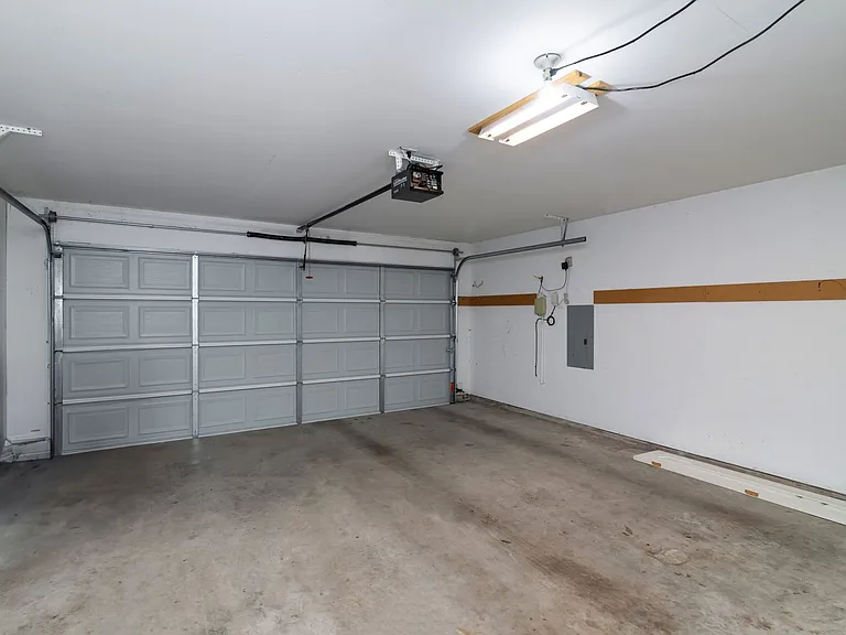 1621 Oak Brook Ln — Photo 30
