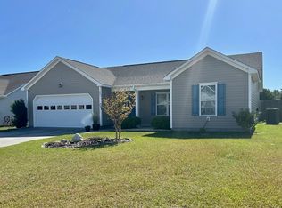 207 Red Carnation Dr, Holly Ridge, NC 28445