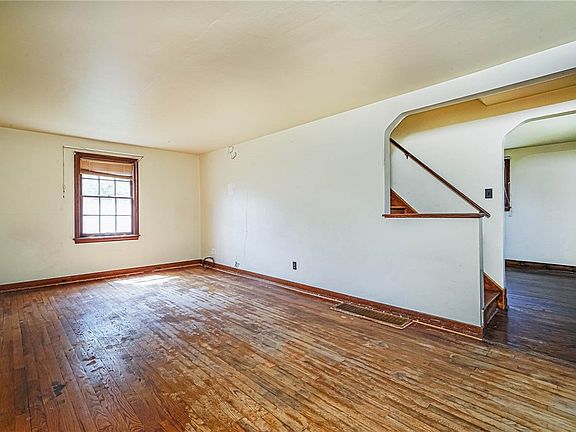 5th image of 1035 McCoy Rd