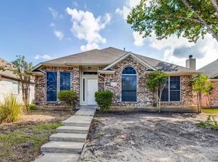 2600 Spring Rain Dr, Mesquite, TX 75181