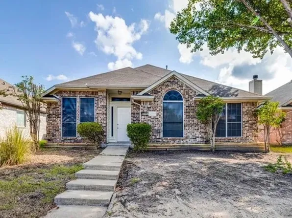 2600 Spring Rain Dr, Mesquite, TX 75181