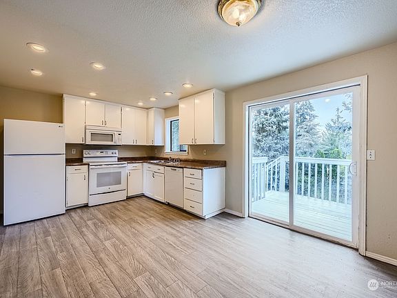 4th image of 4813 216th Street Ct E