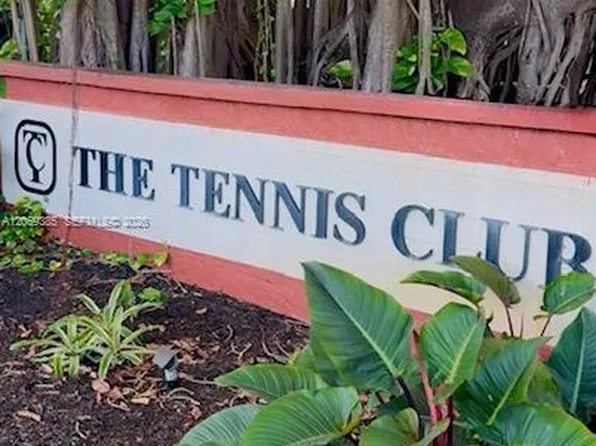 610 Tennis Club Dr, Fort Lauderdale, FL