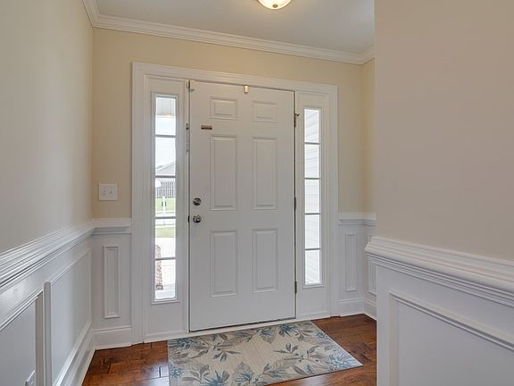 4th image of 2406 Newbury Ave