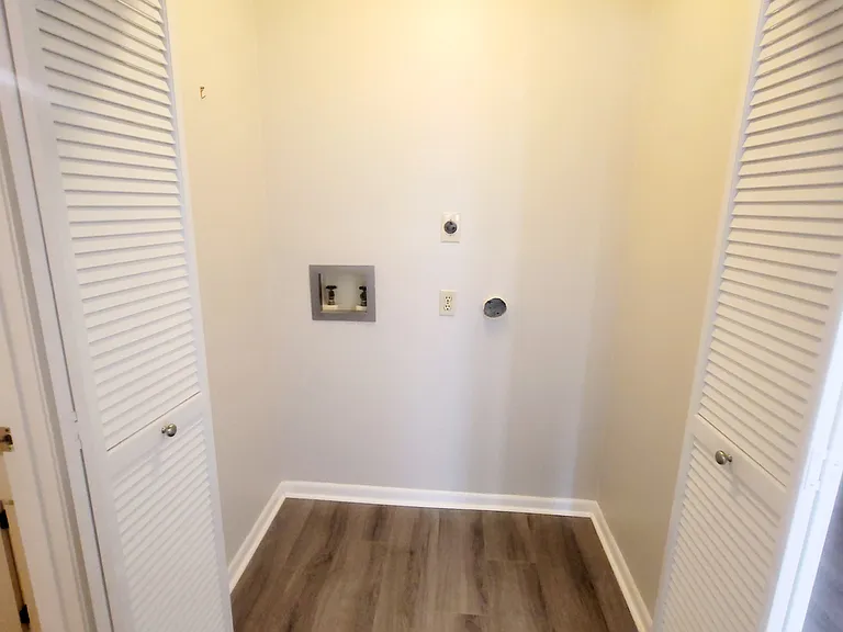 410 Landing Blvd — Photo 18