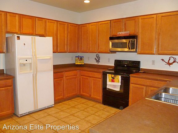 5th image of 1076 E Nickleback St