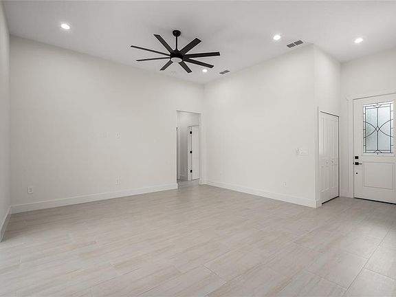 5th image of 146 Coronado Rd