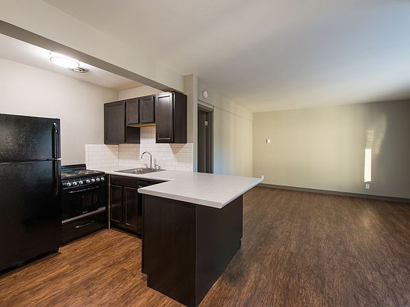 3rd image of 12360 35th Ave NE APT 9