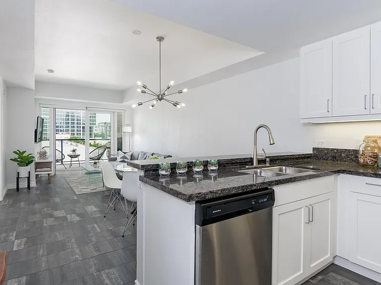 875 G St #405 — Photo 10