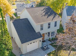 1305 Spalding Dr, Mundelein, IL 60060