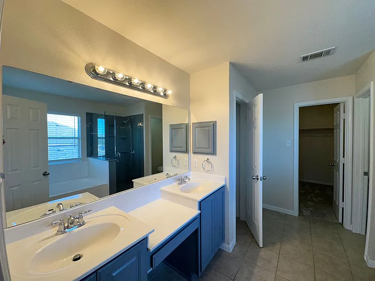 202 Crowfoot Dr — Photo 17