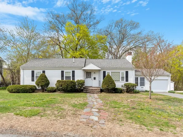 32 Linwood St, Chelmsford, MA 01824