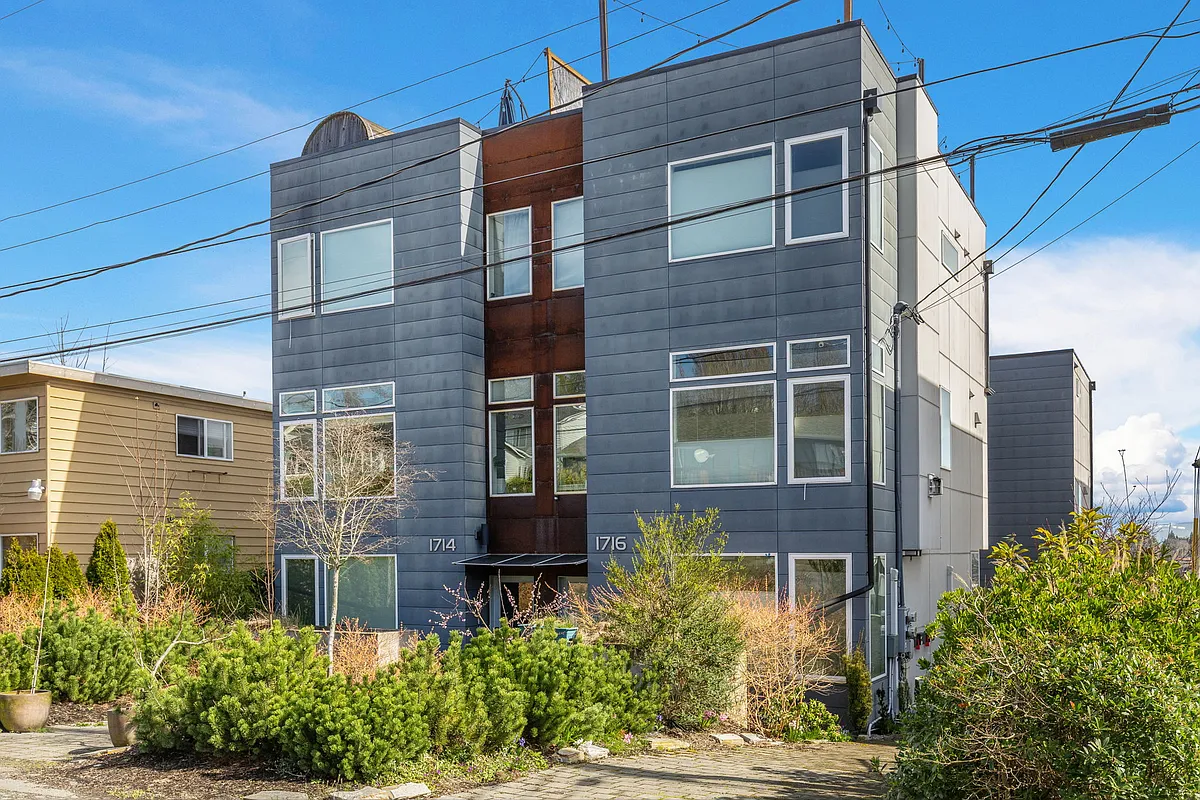 Building Photo - 1718 16th Ave S