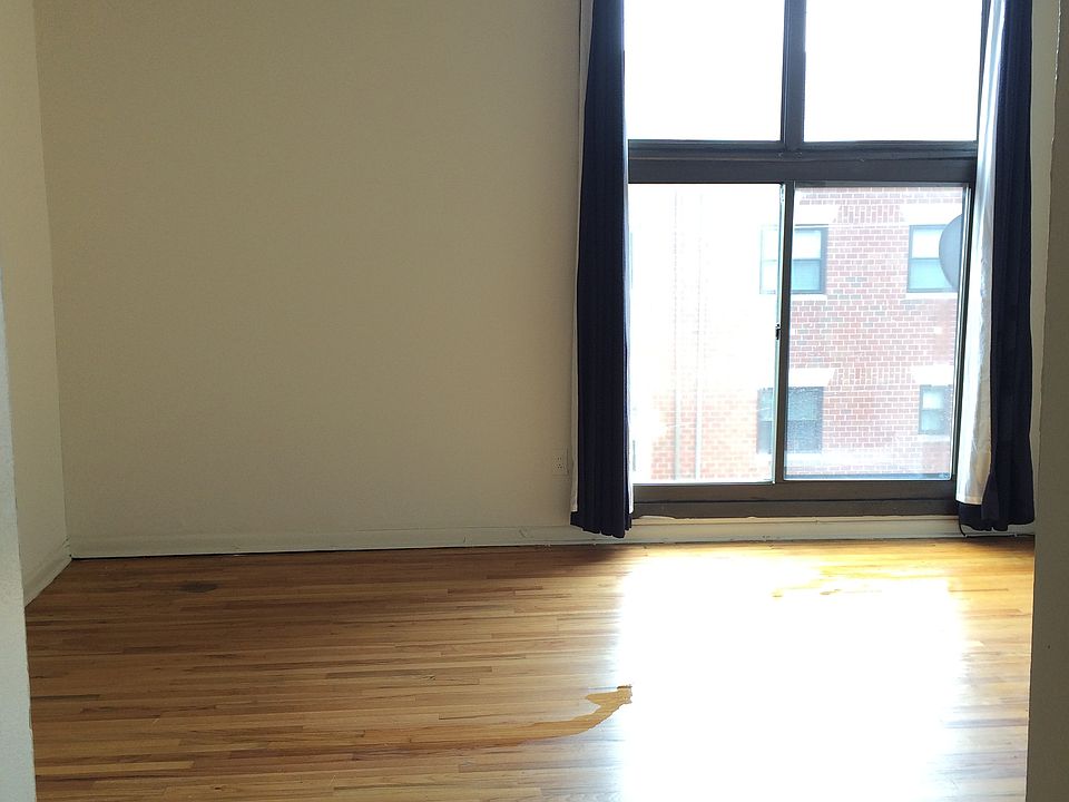 1st image of 929 Lombard St APT 302