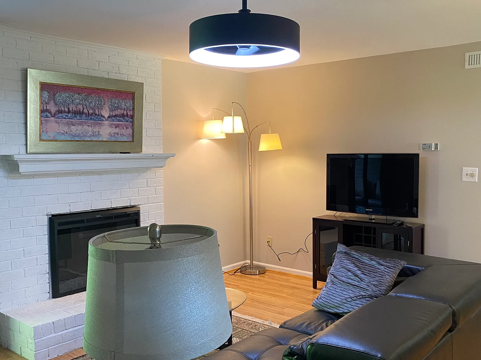 2 bed, 934 sqft, $2,500 — Photo 2