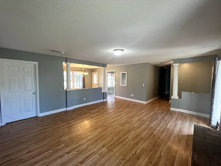 116 E Pondella Dr — Photo 4