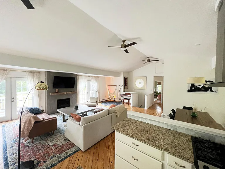 124 Hill Rd — Photo 6