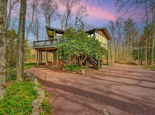 2251 White Oak Trl, Pocono Pines, PA 18350