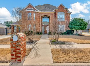 2741 Springhill Dr, Grapevine, TX 76051