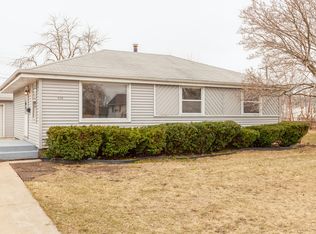 825 Sandra Ct, Racine, WI 53403