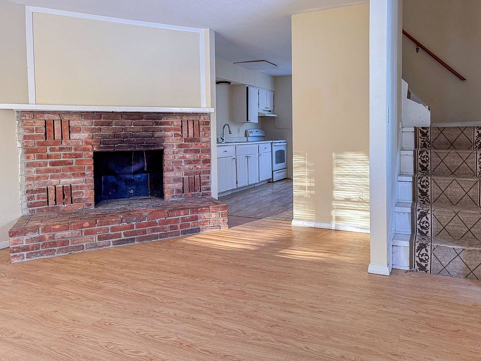 1st image of 75 Chalet Hts